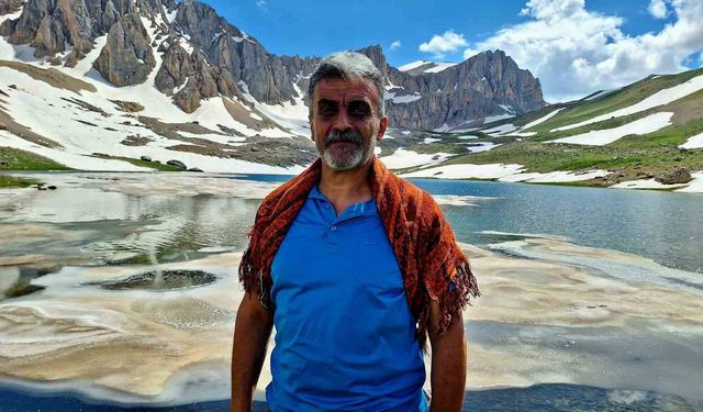 Munzur Dağları'nın zirvesindeki buzul gölleri doğaseverlerin gözdesi oldu