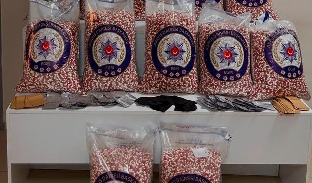 Önce taksi, sonra eve baskın: 280 bin uyuşturucu hap ele geçirildi