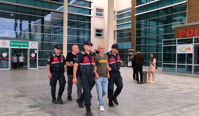 Ünlü yönetmen Ezel Akay ve kardeşi adliyeye sevk edildi