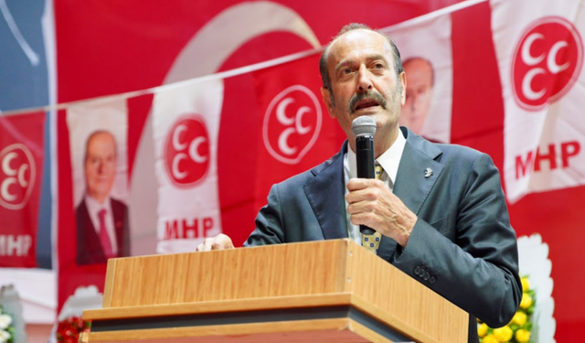 MHP'li Tamer Osmanağaoğlu, Bayraklı İlçe Kongresi'nde konuştu: Biz siyasetimizi Türk milletinin geleceği için yapıyoruz