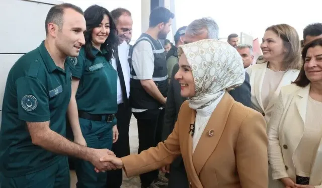 Bakan Göktaş Kapıkule'de gurbetçileri karşıladı