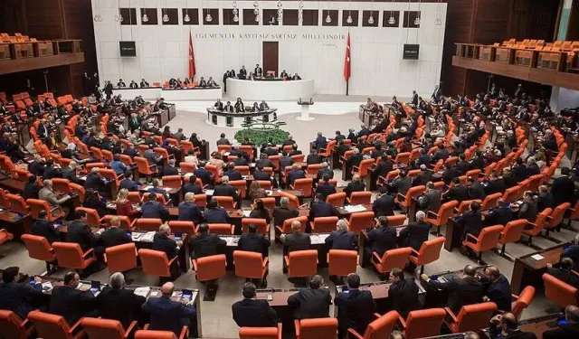 Öğrenci affına ve yükseköğretime ilişkin düzenlemeleri içeren kanun teklifi komisyonda kabul edildi