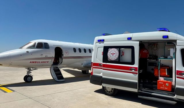 Bingöl'de ambulans uçak 4 aylık bebek için havalandı