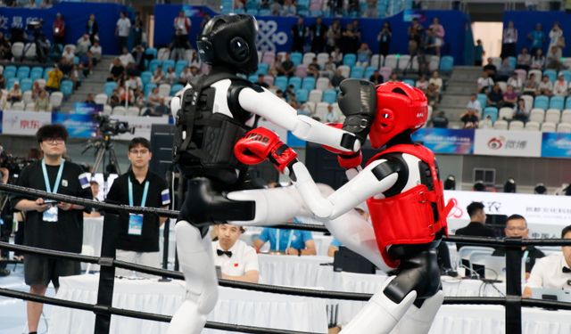 Çin'de Dünya İnsansı Robot Oyunları spor ve senaryo müsabakalarıyla devam etti
