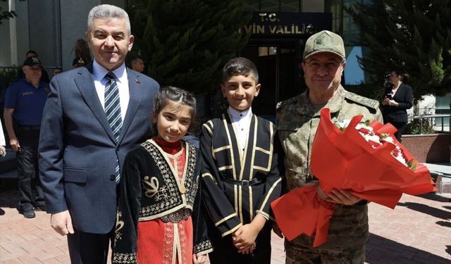 Genelkurmay Başkanı Bayraktaroğlu, Artvin Valiliğini ziyaret etti