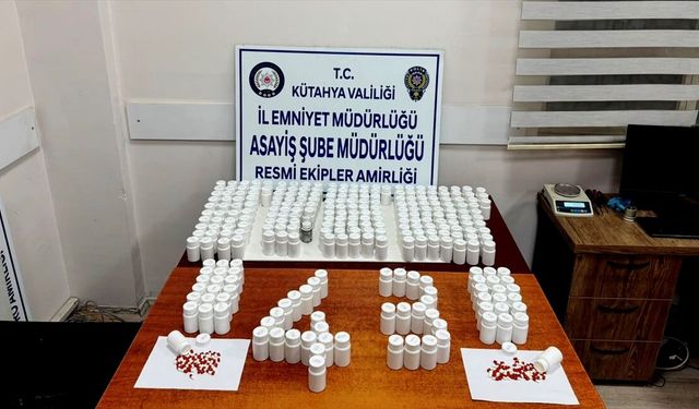 Kütahya'da 14 bin 622 sentetik ecza ele geçirildi