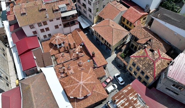 Tarihi Kemeraltı Çarşısı, Trabzon'un ticaret geleneğini yaşatıyor