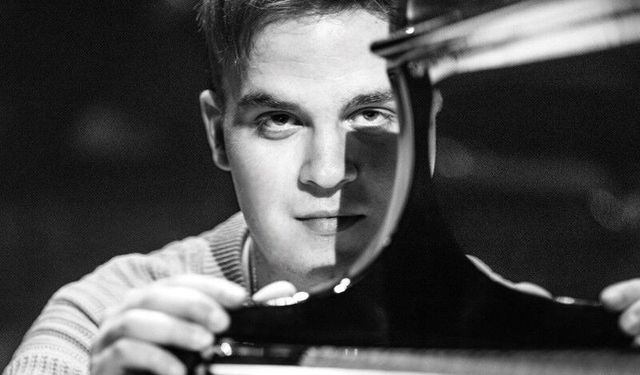Alman piyanist LEVI.SCT, Türkiye'deki ilk konserini 28 Kasım'da verecek