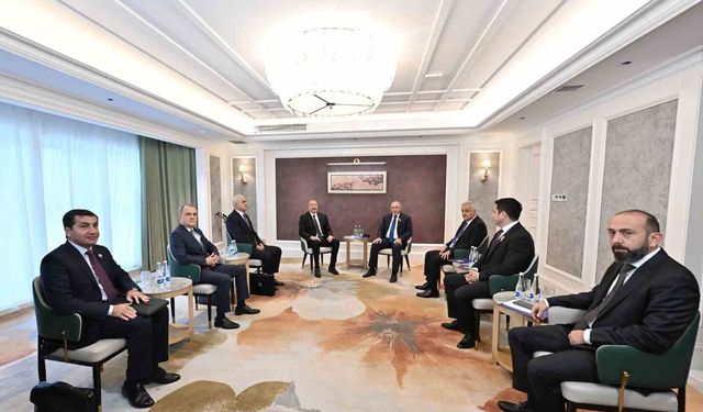 Azerbaycan Cumhurbaşkanı Aliyev, Ermenistan Başbakanı Paşinyan ile Bişkek'de görüştü