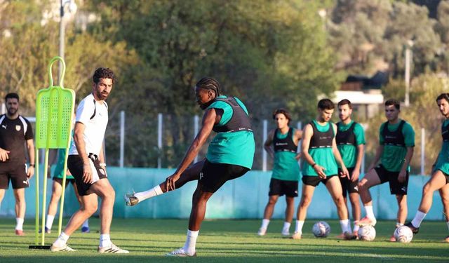 Bodrum FK Teknik Direktörü Burhan Eşer: 'Sabırlı olmamız ve desteklememiz gerekiyor'
