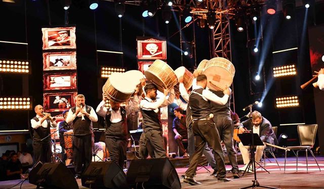 Neşet Ertaş Kültür ve Müzik Festivali'nde meydan doldu taştı