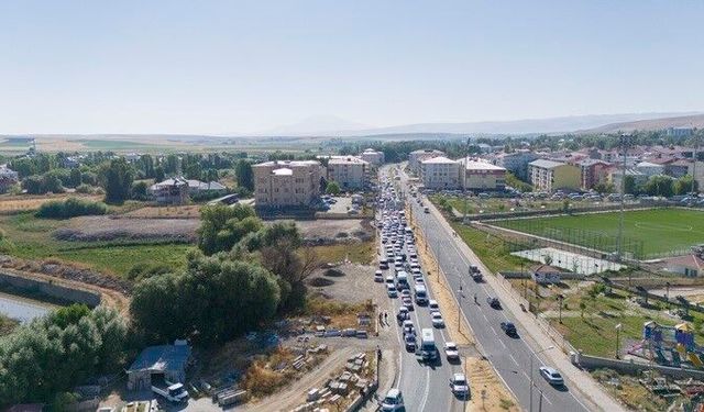 Vatandaşlar Malazgirt Zaferi kutlamalarına yoğun katılım sağladı