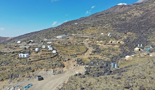 Ağrı Dağı'nda dağcıların sığınabileceği iki yaşam odası kuruluyor