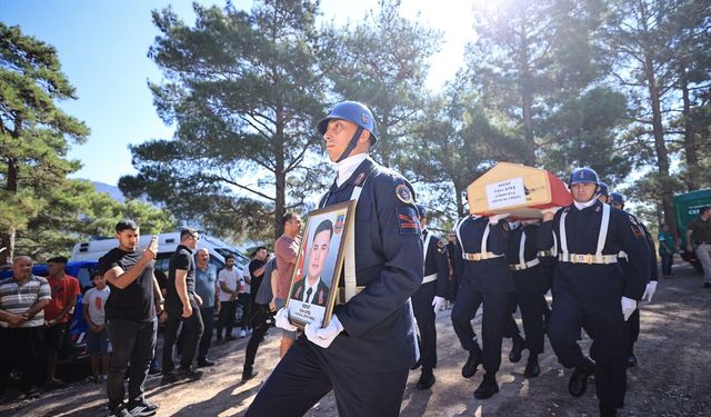 KKTC'deki gemi kazasında ölen uzman çavuşun cenazesi Mersin'de defnedildi