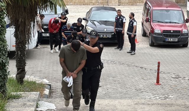 Samsun merkezli 'Sokaklar Güvende' operasyonunda yakalanan 21 şüpheli adliyede