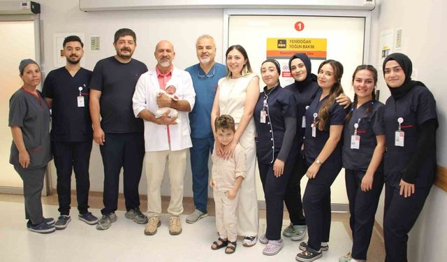 830 gram doğan prematüre bebek, 144 günlük yaşam mücadelesinin ardından sağlığına kavuştu