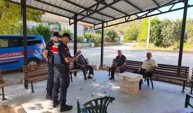 Jandarma dolandırıcılık olaylarına karşı vatandaşları bilgilendirdi