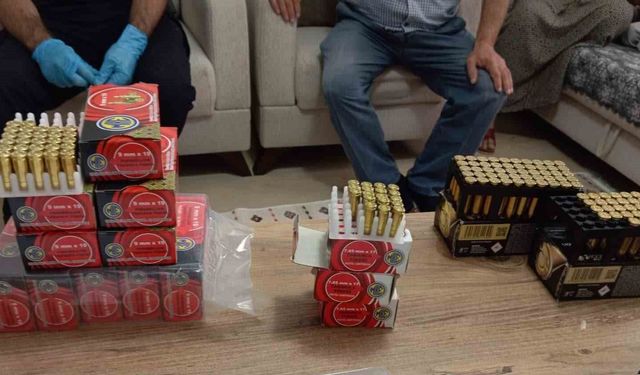 Sakarya'da 'Sokaklar Güvende' operasyonunda cephanelik gibi eve baskın: 3 gözaltı