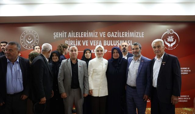 Bakan Göktaş, Gaziantep'te şehit aileleri ve gazilerle vefa buluşmasında bir araya geldi: