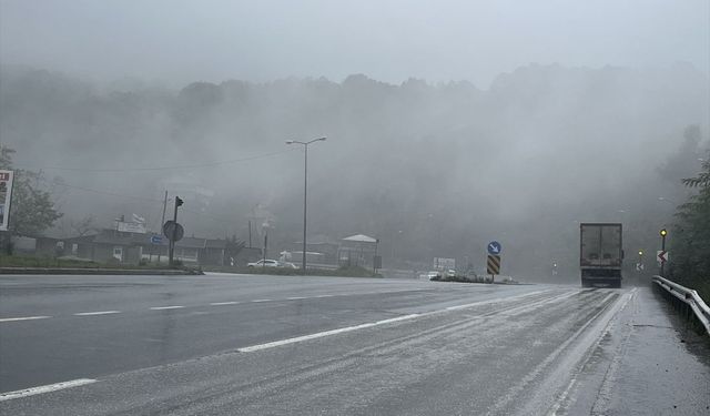 Bolu Dağı geçişi ve Batı Karadeniz Bağlantı Yolu'nda sis etkili oldu