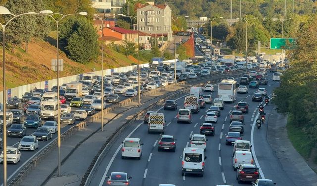 İstanbul'da akşam saatlerinde trafik yoğunluğu yüzde 80'e ulaştı