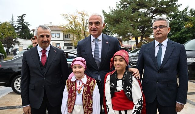 Kültür ve Turizm Bakanı Ersoy, Edirne'de kütüphane açılışı yaptı: