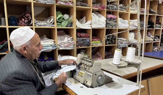 72 yaşında oğlundan devraldığı mesleği iğne ve iplikle sürdürüyor