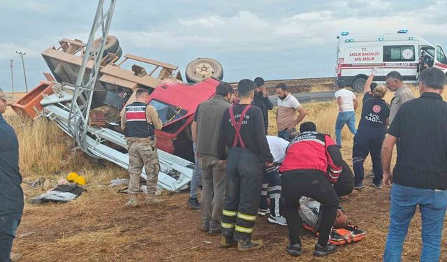 Diyarbakır'da kamyonet devrildi: 5 yaralı