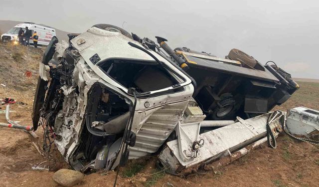 Gürpınar'da feci kaza: 3'ü ağır 10 yaralı