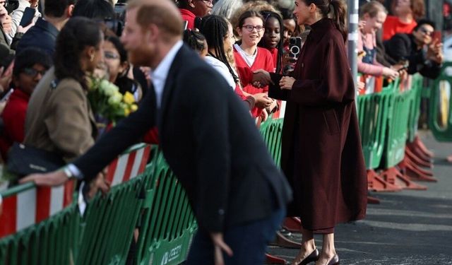 İngiltere'ye dönen Prens Harry ve Megan, ilk kez kamuoyu önüne çıktı
