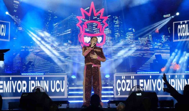 Sefo konserinde binlerce kişi bayram coşkusu yaşadı