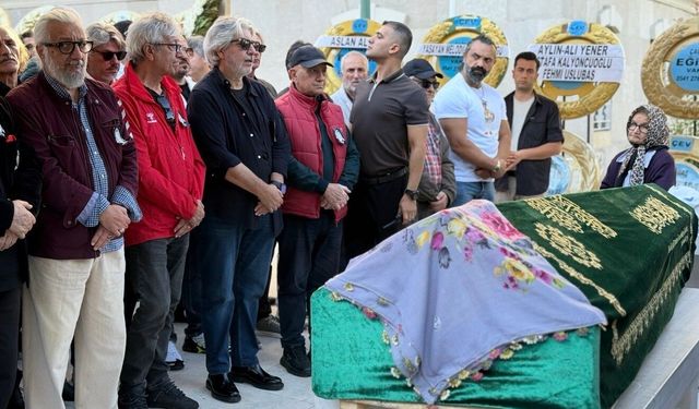 Usta tiyatro oyuncusu Necla Uygur son yolculuğuna uğurlandı