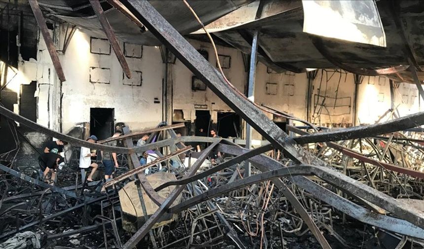Irak’ın Musul kentinde bir düğün salonunda çıkan yangında 100 kişi öldü, 500 kişi yaralandı