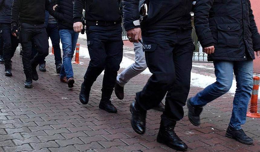 Bakan Yerlikaya: "Taksim Meydanına ilerlemeye çalışan ve polislerimize saldıran 210 şahıs gözaltına alınmıştır"