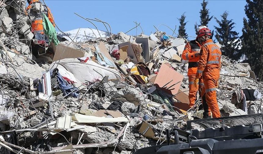 Türkiye'de yaklaşık her 20 yılda 3 büyük deprem yaşanıyor