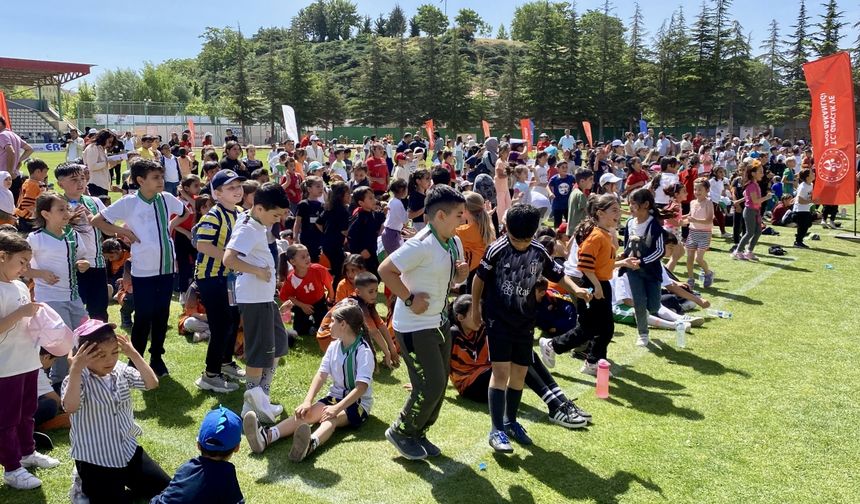 Kırşehir'de Geleneksel Çocuk Oyunları Şenliği başladı