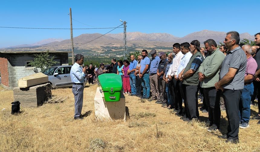 Malatya'da traktörün çarptığı 2 çocuğun cenazesi defnedildi