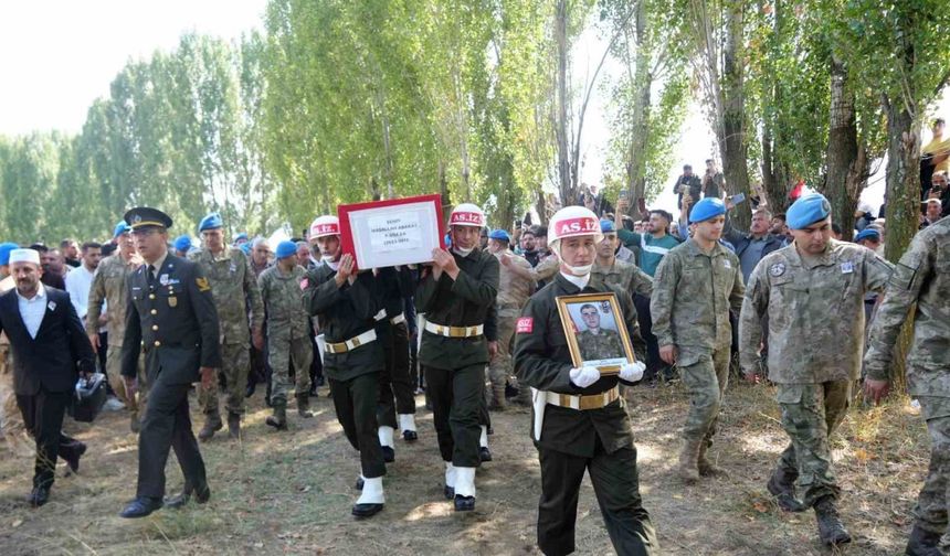 Şehit Piyade Sözleşmeli Er Abakay memleketi Muş’ta toprağa verildi