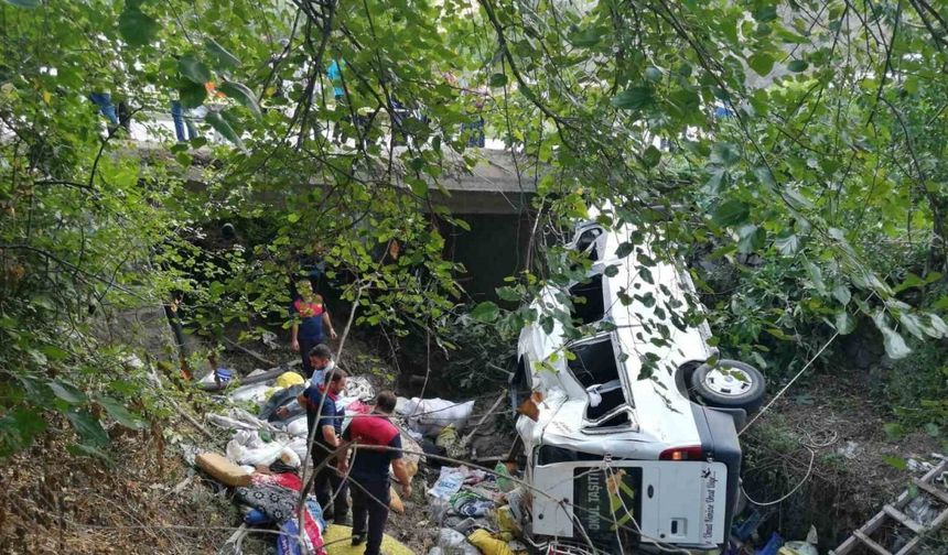 Tokat’ta 1 kişinin öldüğü, 25 kişinin yaralandığı kazada minibüs şoförü gözaltına alındı