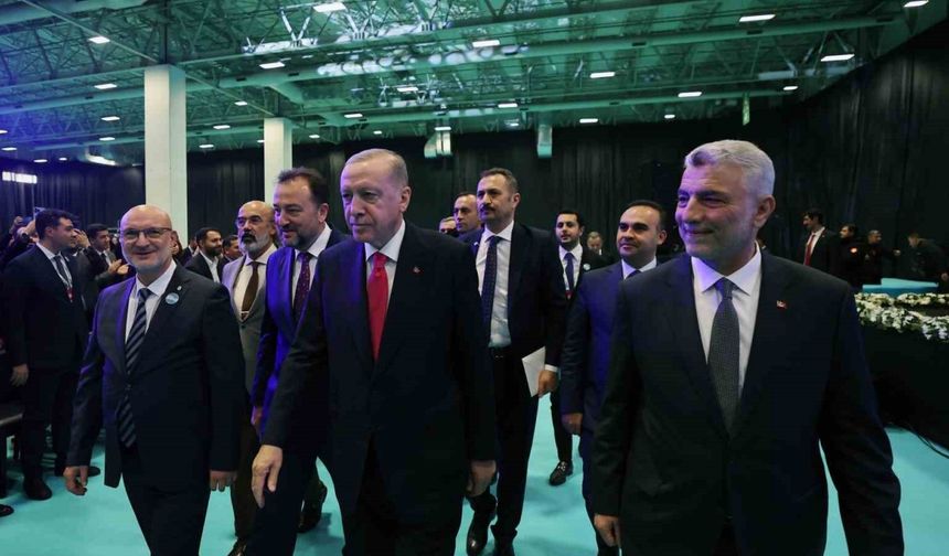 Cumhurbaşkanı Erdoğan: "Milli gelirin 2024 sonunda kişi başına gelirimizin 15 bin 551 dolara yükselmesini bekliyoruz.''