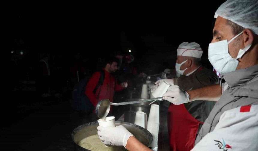 Çanakkale’de binlerce kişi, 57’nci Alay’ın izinde yürüdü