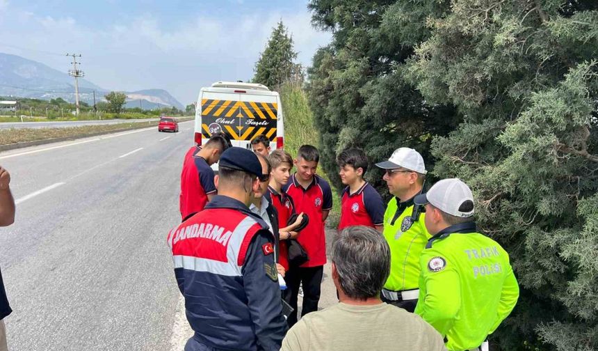Manisa’da facianın eşiğinden dönüldü: 9 öğrenci yaralandı