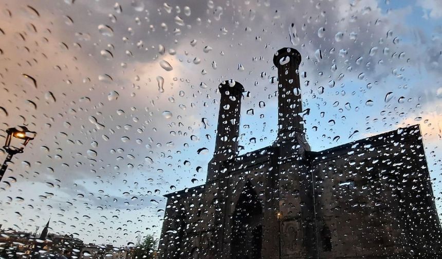 Meteorolojiden kuvvetli yağış uyarısı