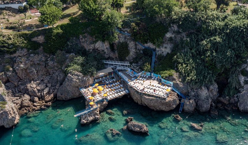 Antalya'nın 5 falez plajı Mavi Bayrak almaya hak kazandı