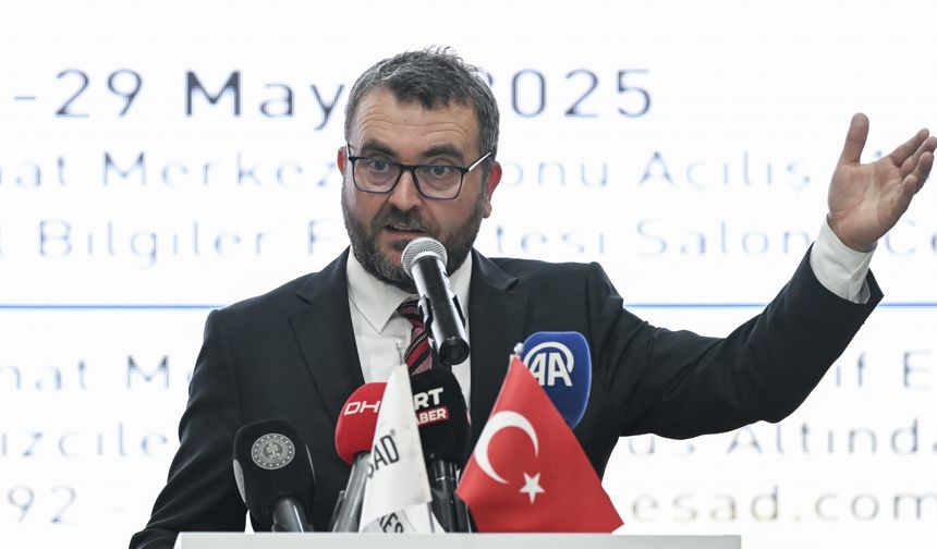 Bakan Ersoy, "Uluslararası Sezai Karakoç Sempozyumu"nun açılışında konuştu: