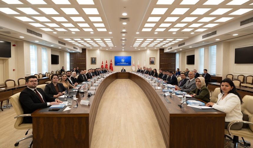 Bakan Işıkhan, HAK-İŞ Genel Başkanı Arslan ile görüştü