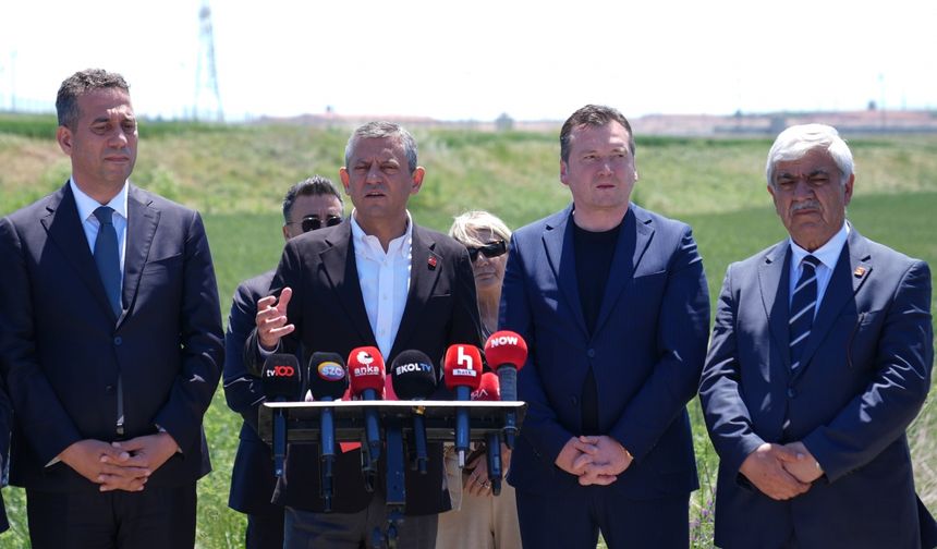CHP Genel Başkanı Özel, Marmara Cezaevi'nde tutuklu bulunan İmamoğlu'nu ziyaret etti: