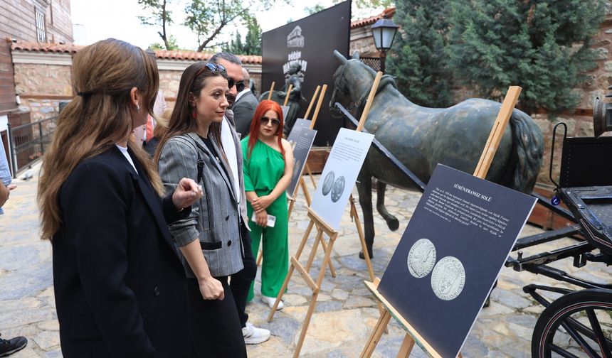 Edirne'de Osmanlı döneminde kullanılan yabancı paraların tanıtıldığı poster sergisi açıldı
