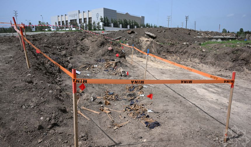 Hocalı ve Şuşa'da, Ermenilerin katlettiği sivillere ait olduğu düşünülen toplu mezarlar bulundu