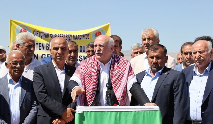 TZOB Genel Başkanı Bayraktar, Şanlıurfa ve Mardin'de kuraklıktan etkilenen tarlaları inceledi